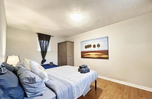 Vaughan House | ROOM NEXT TO CANADA WONDERLAND-10 mins Drive- FREE PARKING-WIFI