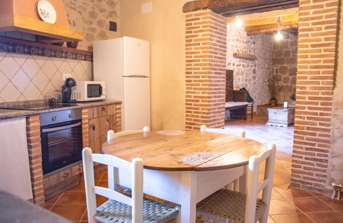 La Mata de los Olmos Apartment | Room 'Pajaritos' in La Mata de los Olmos