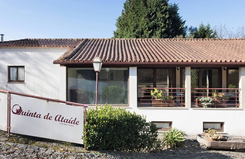 Amares Apartment | Room 'Quarto 1 - Quinta Da Ataíde' with Mountain View, Shared Pool and Wi-Fi