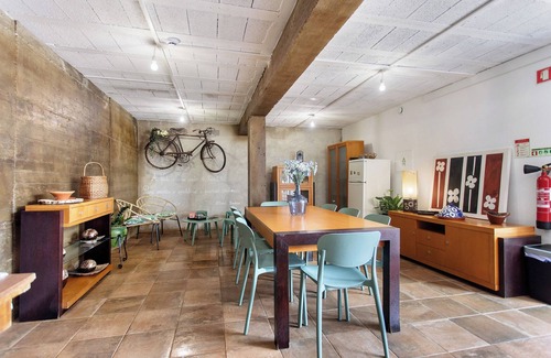 Famalicao Apartment | Room 'Quinta Dos Raposos - Suíte Água' with Shared Pool, Shared Terrace and Wi-Fi