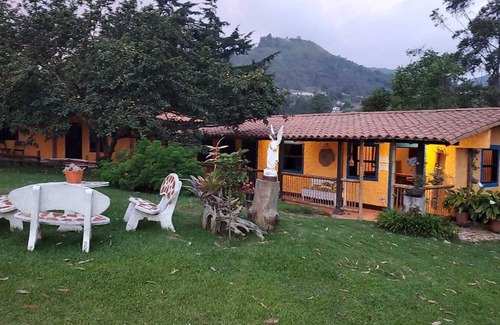 Guarne Bed & Breakfast | Room Rafael