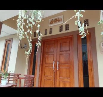 Sinduadi Bed & Breakfast | Room Rent for ladies Only at Ndalem Rumanti