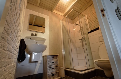 Blitterswijck House | Room-room to Rent With own Entrance, liv