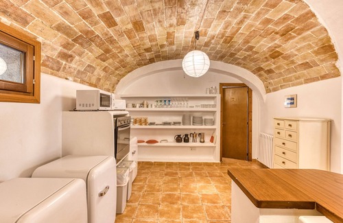 Borrassa Apartment | Room 'Salvia' with Shared Pool, Shared Terrace and Wi-Fi