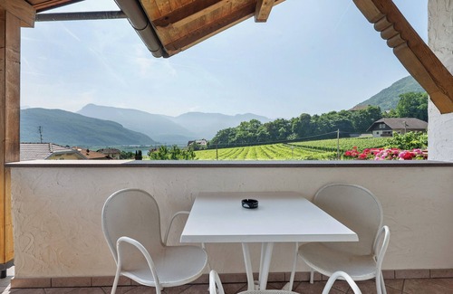 Sankt Josef Am See Apartment | Room 'Seaberhof 6' with Lake View, Shared Pool and Wi-Fi