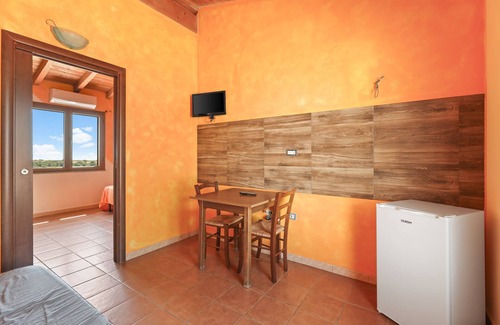 Sagama Apartment | Room 'Stanza 6' with Shared Garden, Wi-Fi and Air Conditioning