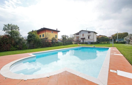 Pieve Vecchia Apartment | Room 'Swan Matrimoniale Pink' with Shared Pool, Wi-Fi and Air Conditioning