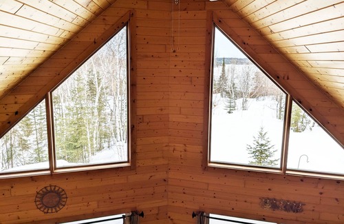 International Falls House | Room to gather inside and out with Rainy Lake access!