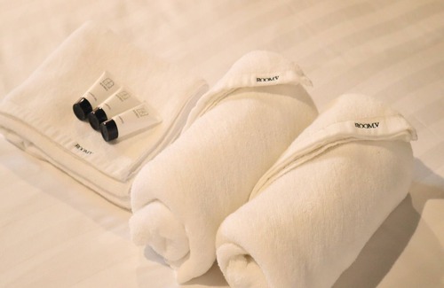 Batu Pahat Hotel | Room V @ Jalan Megat
