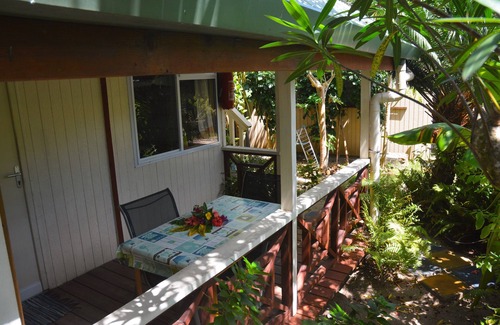 Pihaena Apartment | Room Vaimaha 2 pax beach access air-conditioned kitchen bathroom, free breakfast