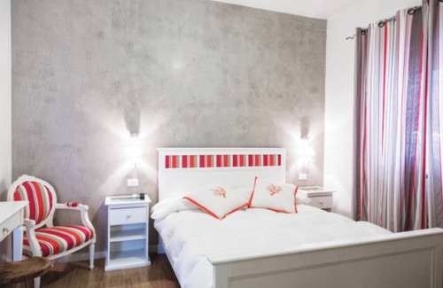 Marina di Carrara Bed & Breakfast | Room 'Venezia' with Shared Garden, Wi-Fi and Air Conditioning