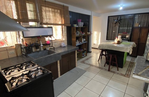 Liberia Bed & Breakfast | Room+WiFi+Kitchen+Tv+Laundry+Parking @Guanacaste
