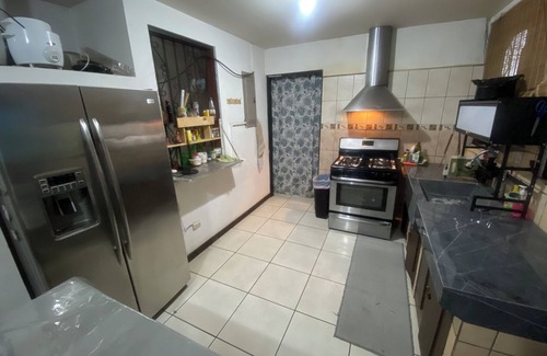 Liberia Bed & Breakfast | Room+WiFi+Kitchen+Tv+Laundry+Parking @Guanacaste