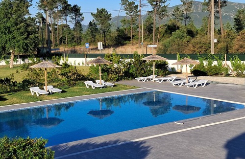 Quintola da Maca Apartment | Room with private bathroom and balcony at Casa das Vinhas in Sesimbra