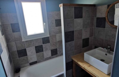 Ners Bed & Breakfast | Room with terrace and pool between Nîmes and Alès. Magnificent view of the Cévennes