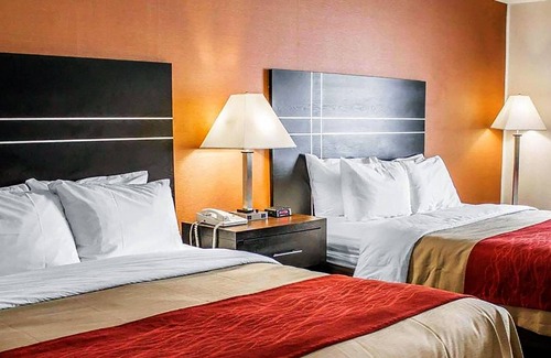 Columbus House | Room with Two Double Beds - Non-Smoking