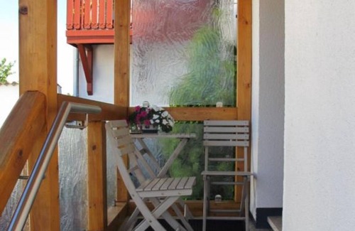 Angersbach Apartment | Room 'Zimmer 3' with Shared Terrace, Wi-Fi and Air Conditioning