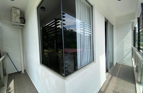 Kota Kinabalu Apartment | ROOMAH!Clean, Comfy & Spacious Studio Unit! 5-min drive from KK Airport!