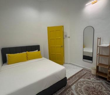 Dungun House | Roomah Kuning