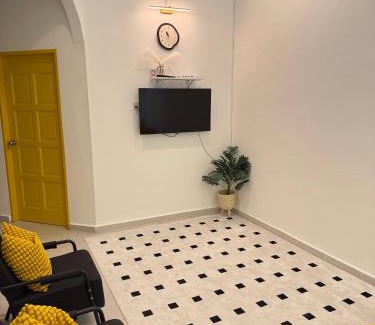 Dungun House | Roomah Kuning