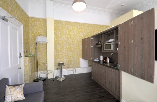 Plymouth Apartment | RoomApart studio sleeps 2-4 on the ground floor