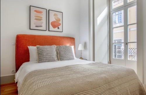 Santa Maria Maior House | Rooms in Modern and Pleasant Shared Apartment, Santo Antônio Church in Lisbon