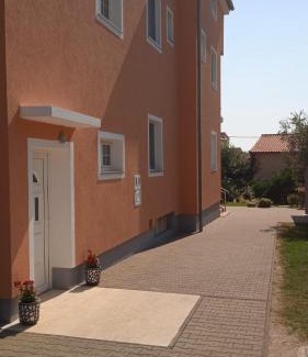 Bibinje House | Rooms & Studio apartmani Flower