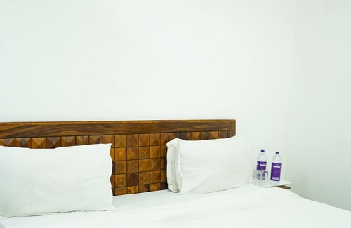 Malviya Nagar Hotel | Roomshala 028 Blu Lagoon