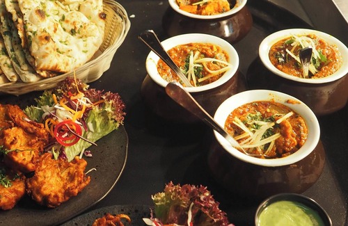 New Delhi Hotel | Roomshala 107 Chatt Farm House
