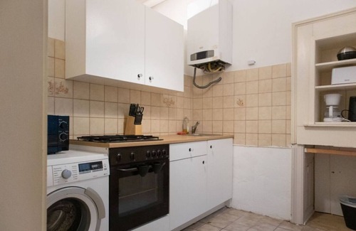 Wahring Apartment | Roomy 2BR Apt. Near AKH -Perfect for Longstays