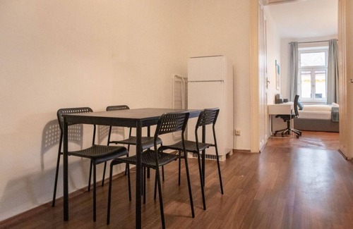 Wahring Apartment | Roomy 2BR Apt. Near AKH -Perfect for Longstays