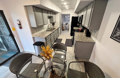 Lakeway House | Roomy 3bed/2bath by Lake Travis with community pool, pets welcome!