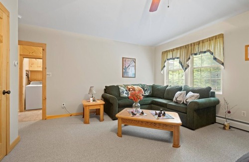 Old Forge Cabin | Roomy 3BR Cabin, easy access to snowmobile trail 4 & Hollywood Hills beach/boat