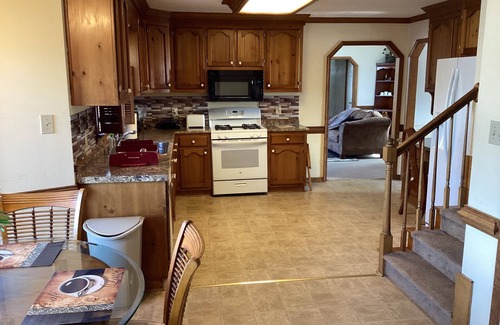 Chesapeake House | Roomy and Cozy 3-bedroom home in Chesapeake near everything.