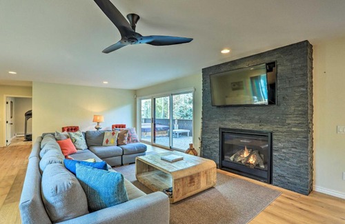 Eagle-Vail House | Roomy Avon Family Chalet with Hot Tub in EagleVail!