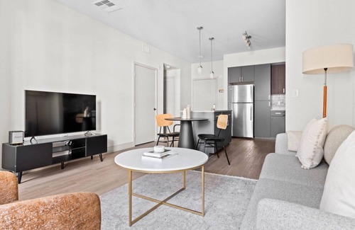 Fremont Apartment | Roomy Fremont 1BR w/Roof Deck, Pool & Spa, near TJ & WF, by Blueground