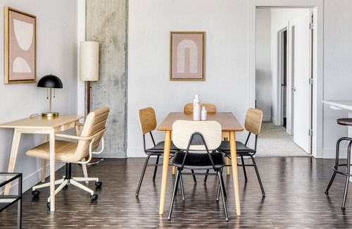 Golden Triangle Apartment | Roomy Golden Triangle 2BR w/ Gym & Pool nr Art Museum, by Blueground