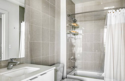 Golden Triangle Apartment | Roomy Golden Triangle 2BR w/ Gym & Pool nr Art Museum, by Blueground