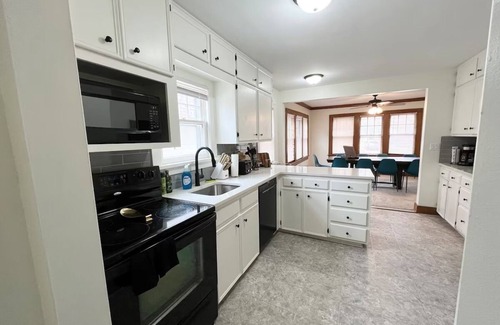 Wichita House | Roomy Group Retreat – Base for 4, Sleeps 12 Total