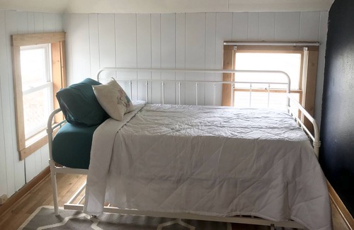 Clarklake Cottage | Roomy Lakefront Cottage on Popular Clark Lake - Steps from Water