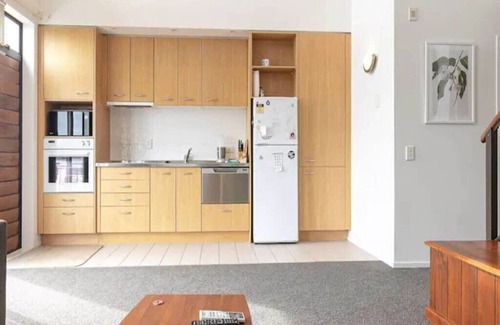 Eden Terrace Apartment | Roomy Loft 2 Bedroom w/Free Parking Zodiak Stays