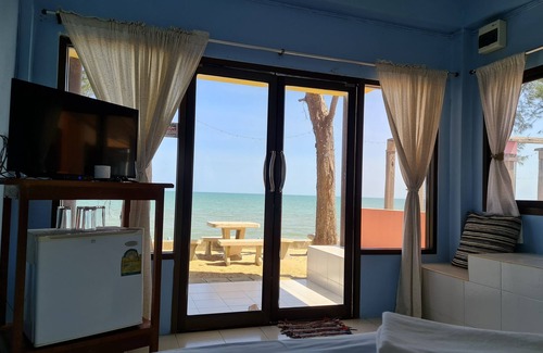 Chaiya Hotel | Roong Arun Resort