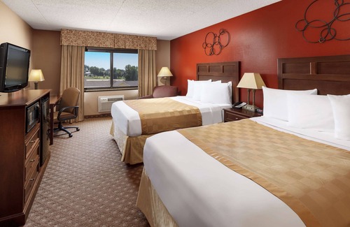 Dickinson Hotel | Roosevelt Grand Dakota, SureStay Collection by Best Western