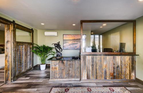 Gardiner Hotel | Roosevelt Hotel - Yellowstone