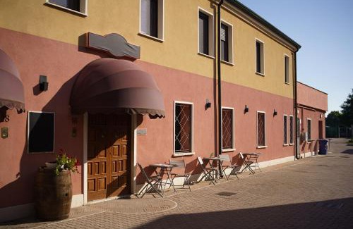 Sanguinetto Hotel | Rooster Hotel