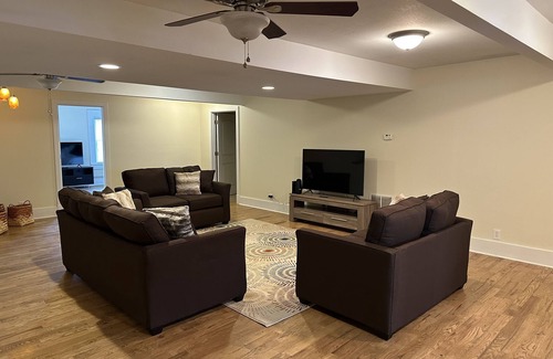 Hannibal Apartment | Roosters Crow 1 Bedroom