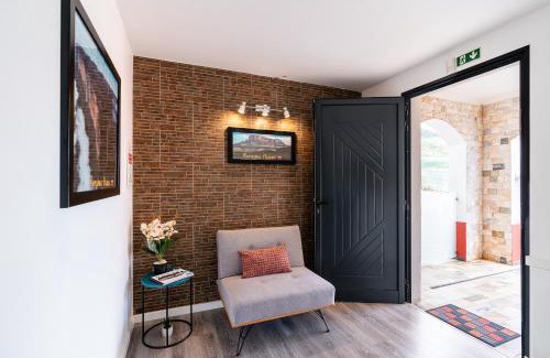 Lombo do Doutor House | Roraima House - Private Pool & Garden