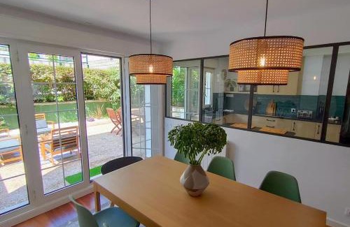 Santander House | Rosa de Ciudad. Chalet céntrico con mucha intimidad
