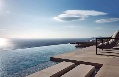 Korithi Apartment | Rosa Luxury Suite – Heated Pool & Sea View