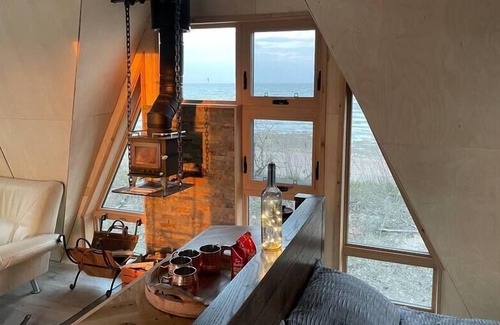 Riverton House | Rosa - Modern Viking Cabin, luxurious, secluded, off-grid